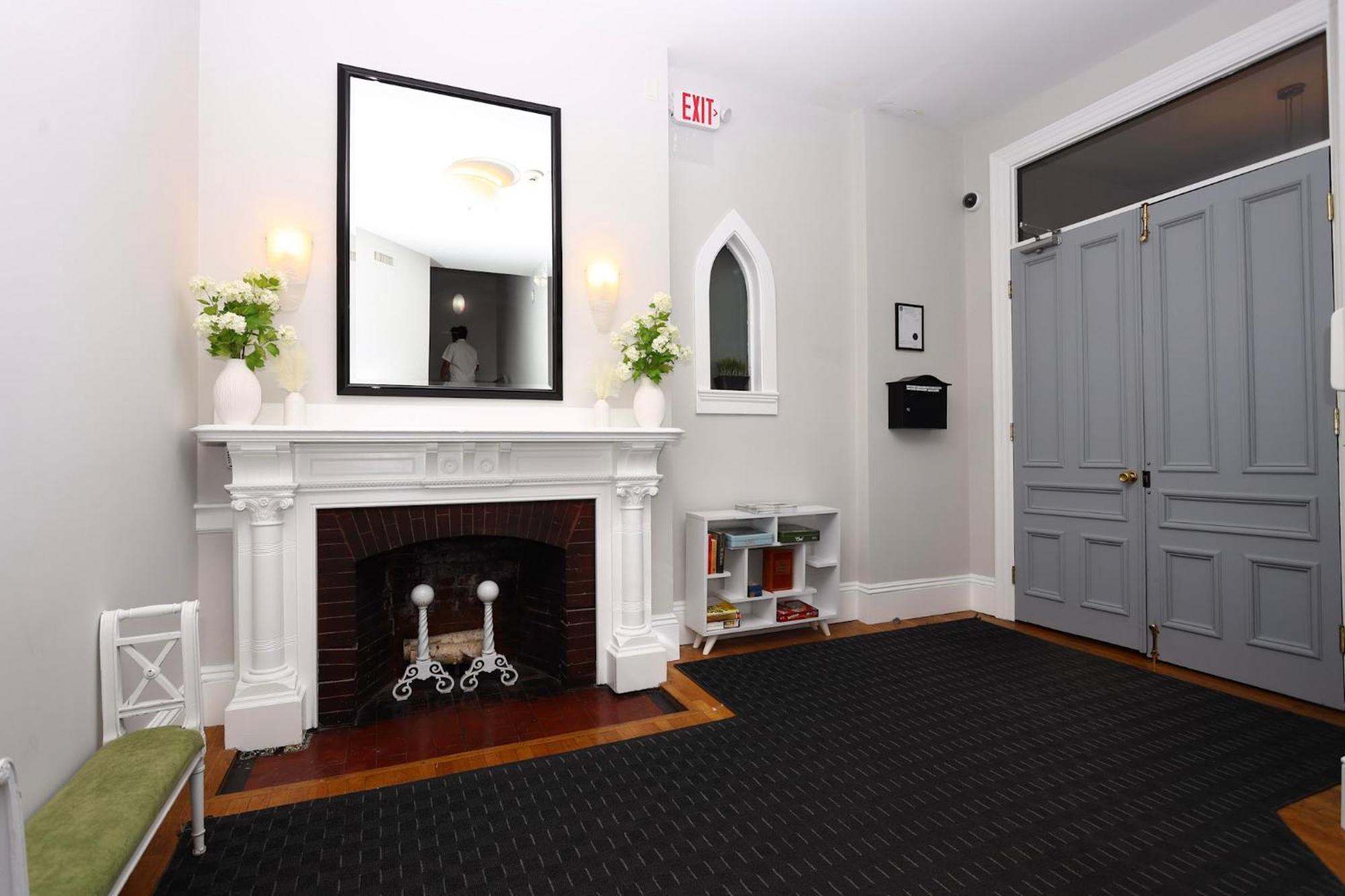 Cozy Studio On Newbury Street, #1 Boston Exterior photo