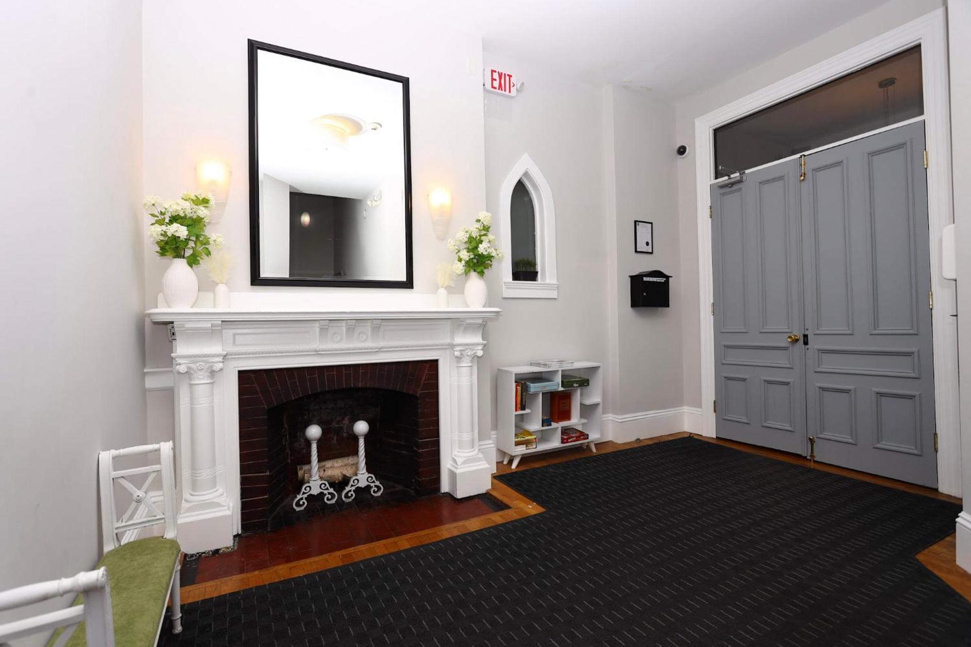 Cozy Studio On Newbury Street, #1 Boston Exterior photo